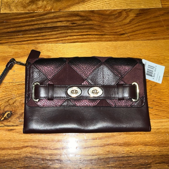 Coach Continental Wallet wristlet Brand New - Picture 1 of 4